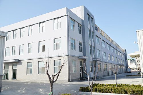 公司本著以人為本、誠信待人的理念，培養(yǎng)造就了一批專業(yè)人員